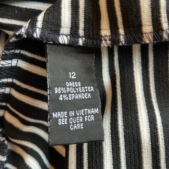 NAVY/WHITE DRESS - Picture 5 of 5